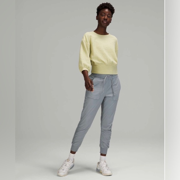 NWOT Lululemon Textured Crewneck Pullover size 2 - Picture 3 of 10